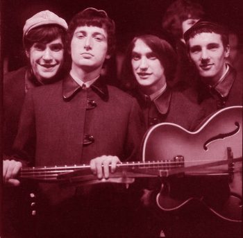 The Kinks agarrando